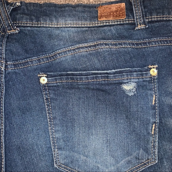 Democracy Jeans - Picture 3 of 8